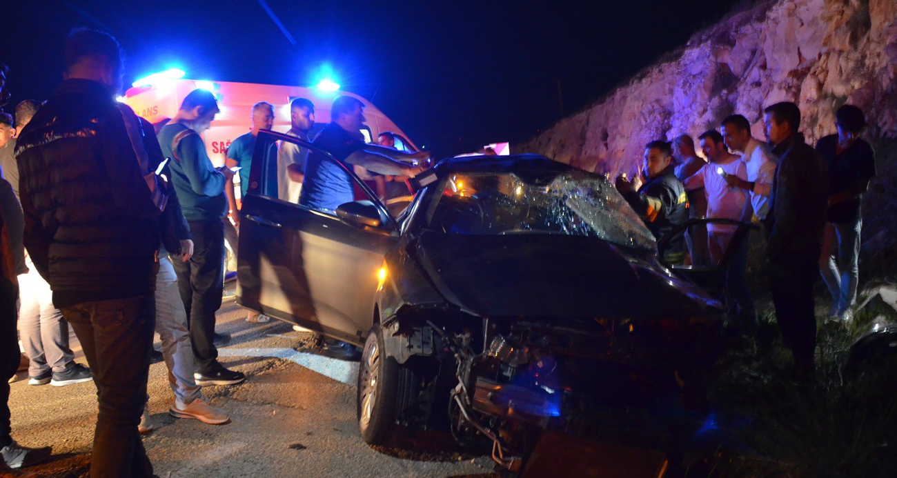 Aydında yolcu otobüsü otomobille çarpıştı 4 ölü İhlas Haber Ajansı