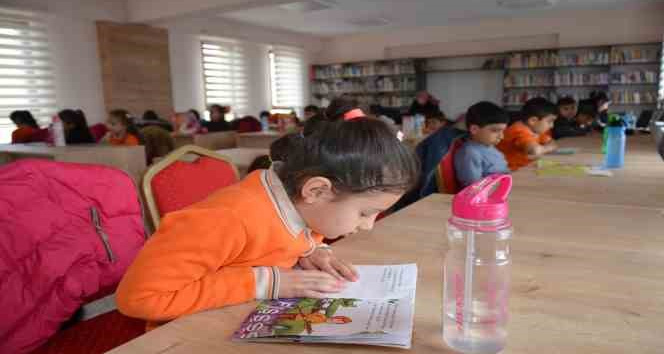 Tercanlı öğrenciler Kütüphane Haftasını kitap okuyarak kutladı İhlas