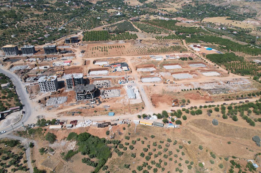 Depremzedelerin konutları hızla yükseliyor, örnek daireler ortaya çıkıyor