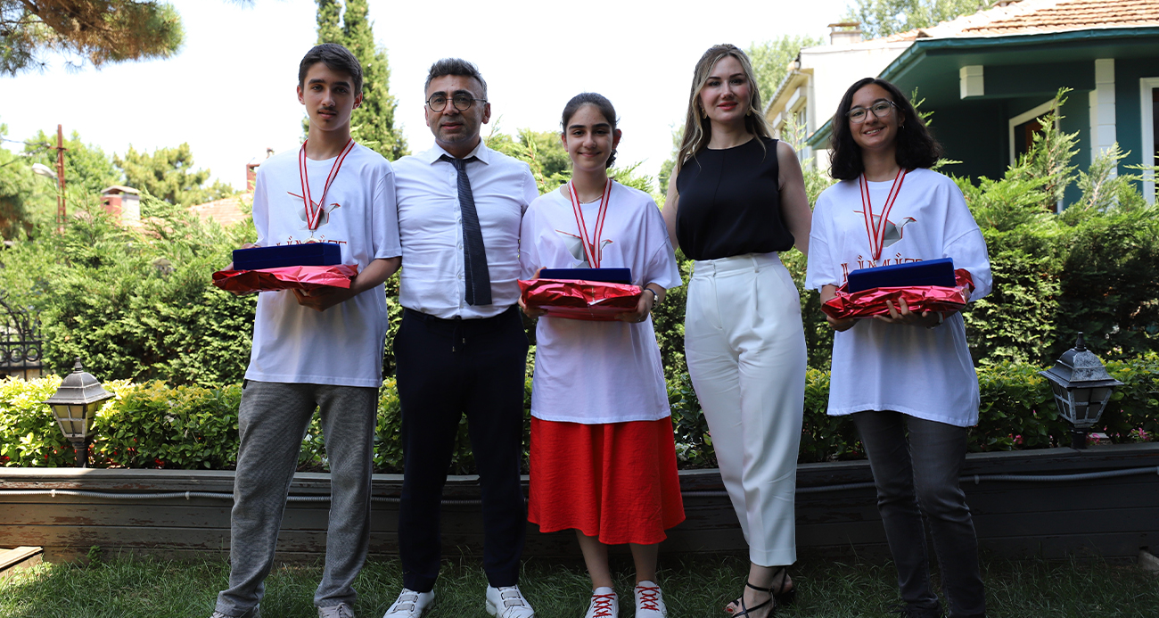 LGS sınavına giren ikiz kardeşler derece yaptı