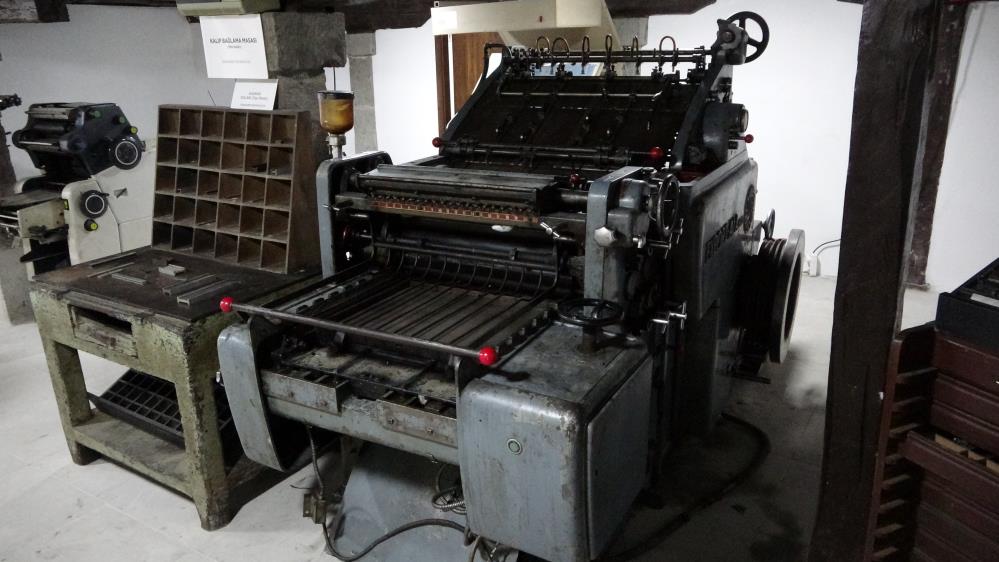 2. Dünya Savaşı’nda Hitler’in eritip tanka dönüştürdüğü baskı makinesi Trabzon’da sergileniyor