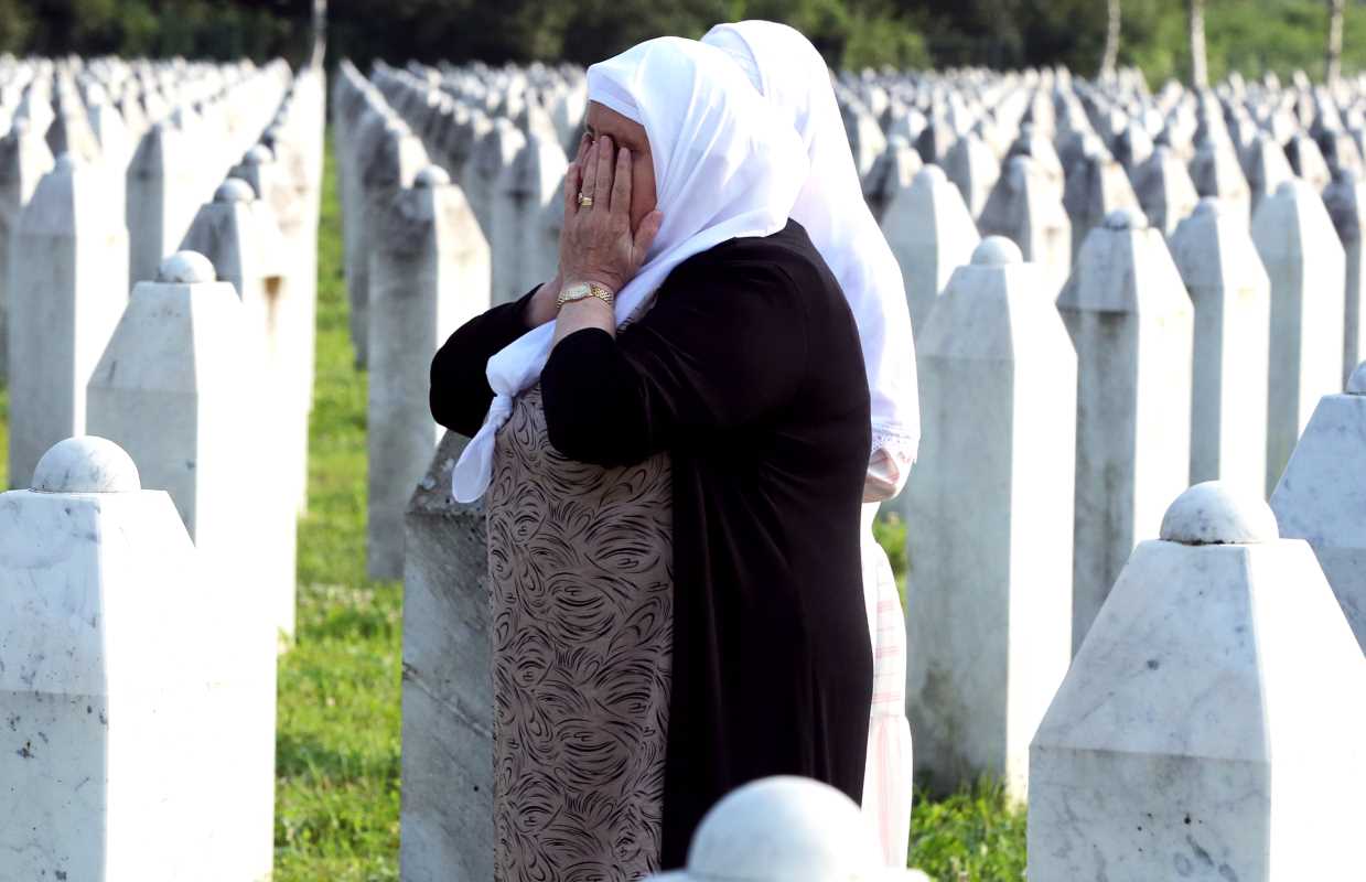 Srebrenitsa'da 30 soykırım kurbanı daha toprağa verildi
