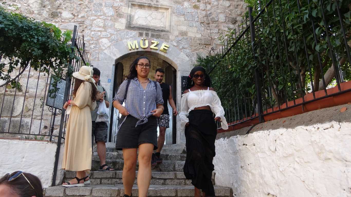 Dünyaca ünlü sanatçı Della Miles Marmaris’e geldi