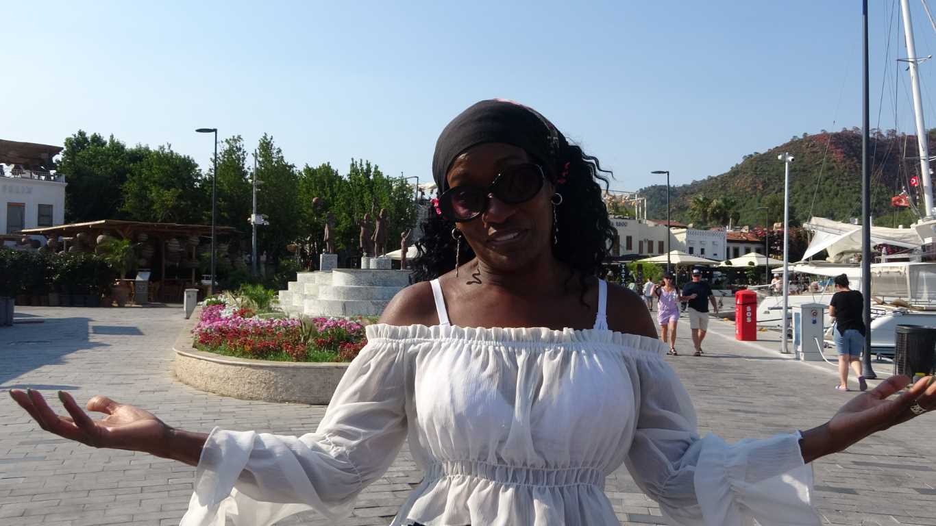 Dünyaca ünlü sanatçı Della Miles Marmaris’e geldi