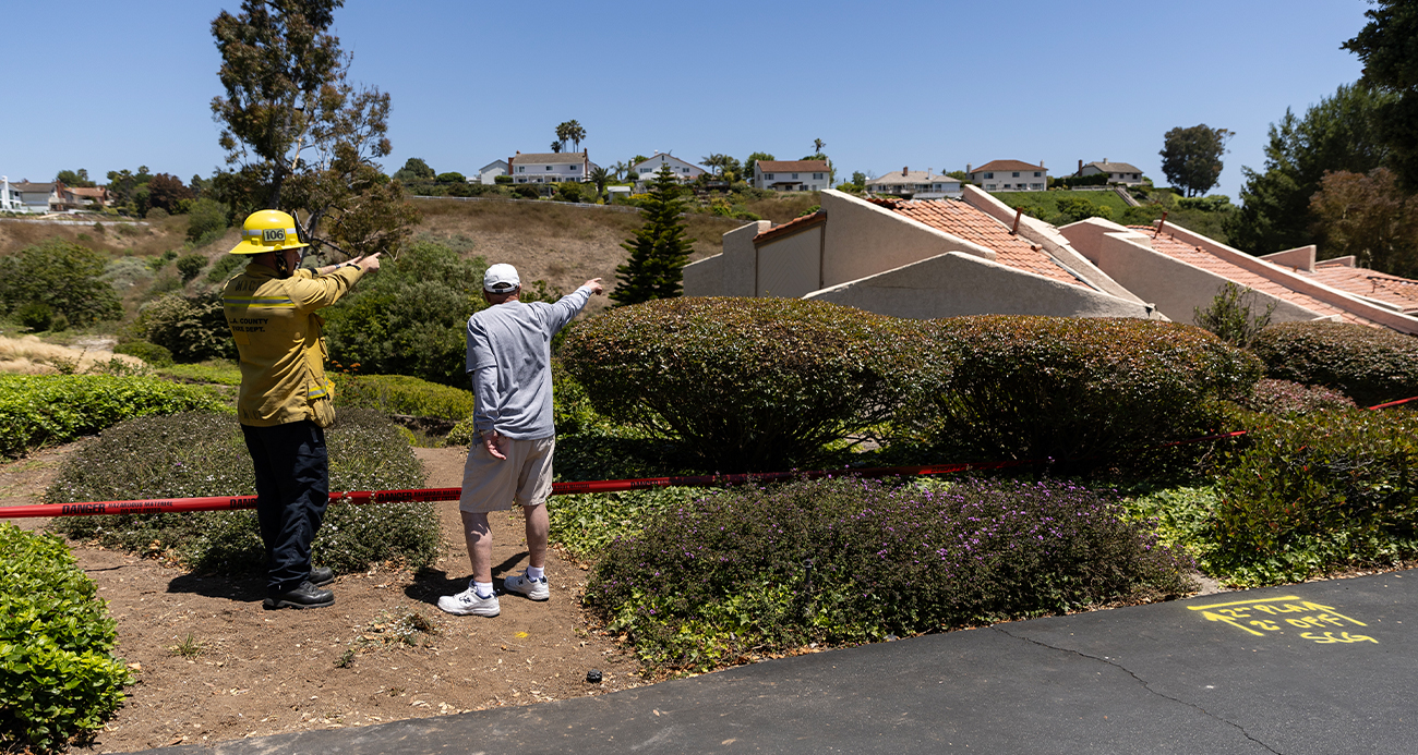 California’da toprak kayması: 12 ev yıkıldı