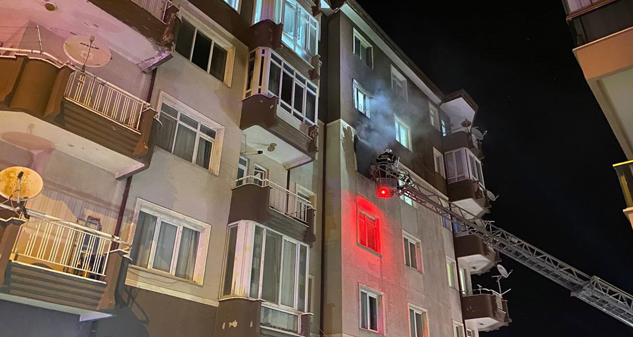 Isparta’da gece saatlerinde çıkan ev yangını korkuttu