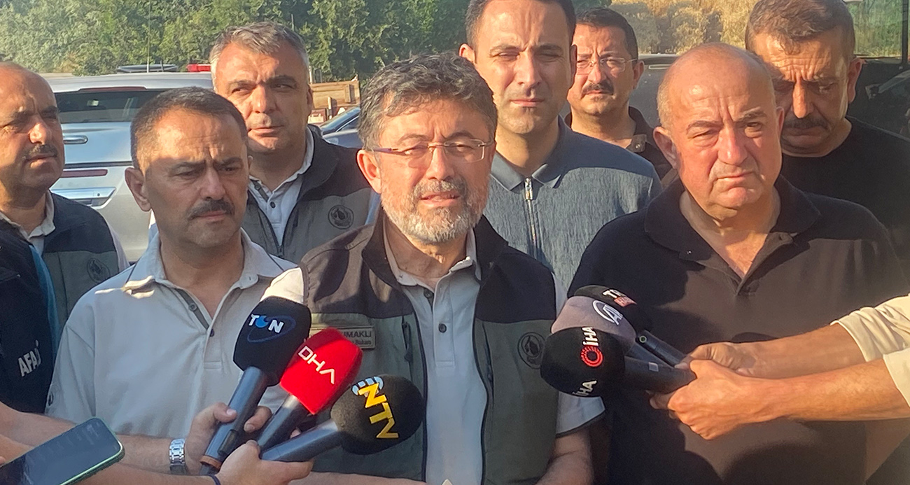 Tarım ve Orman Bakanı Yumaklı: "Çanakkale’deki orman yangınında 8 köy etkilendi"