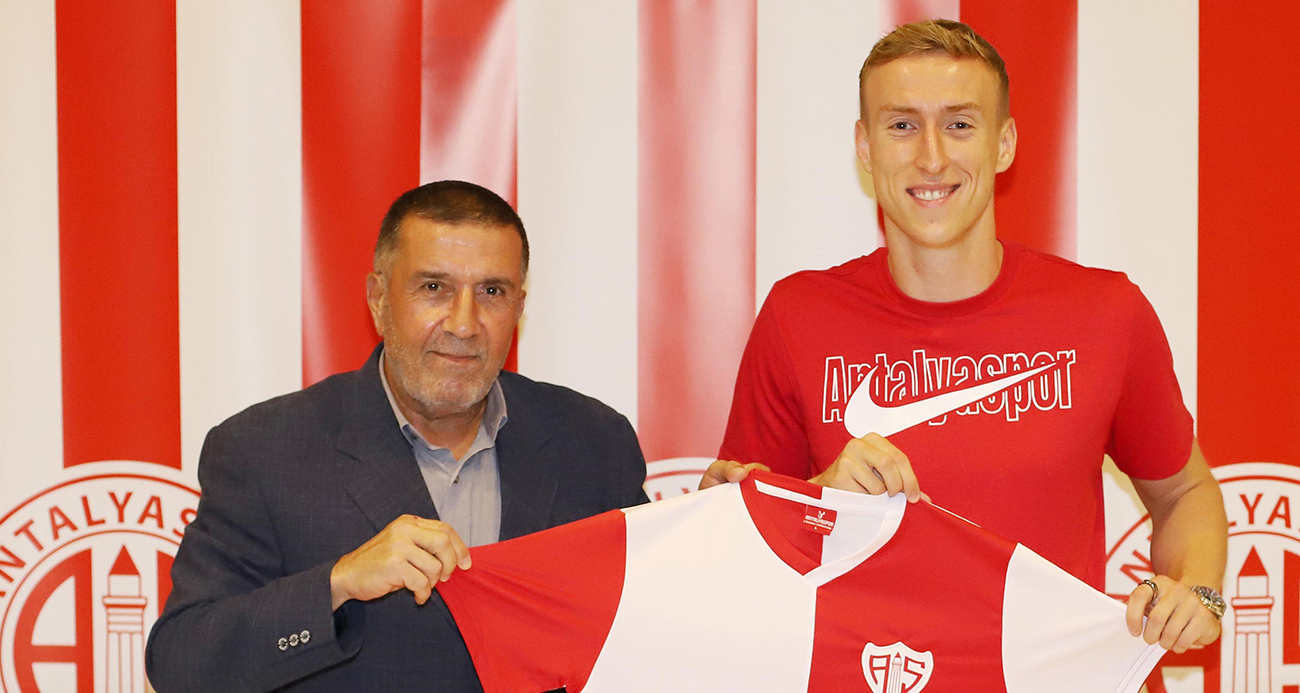 Antalyaspor, Adam Buksa’yı transfer etti
