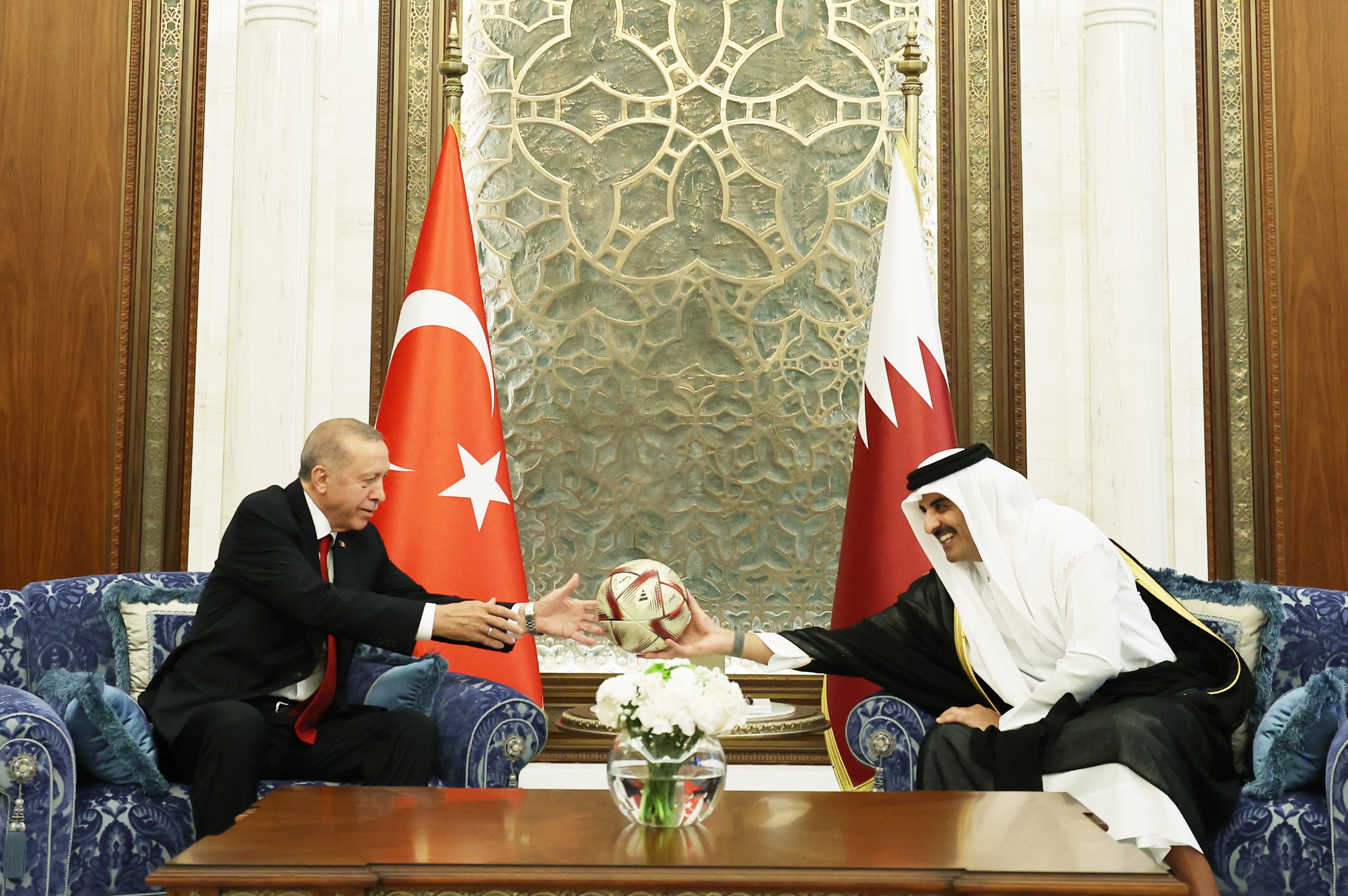 Cumhurbaşkanı Erdoğan, Katar Emiri Al Thani ile görüştü