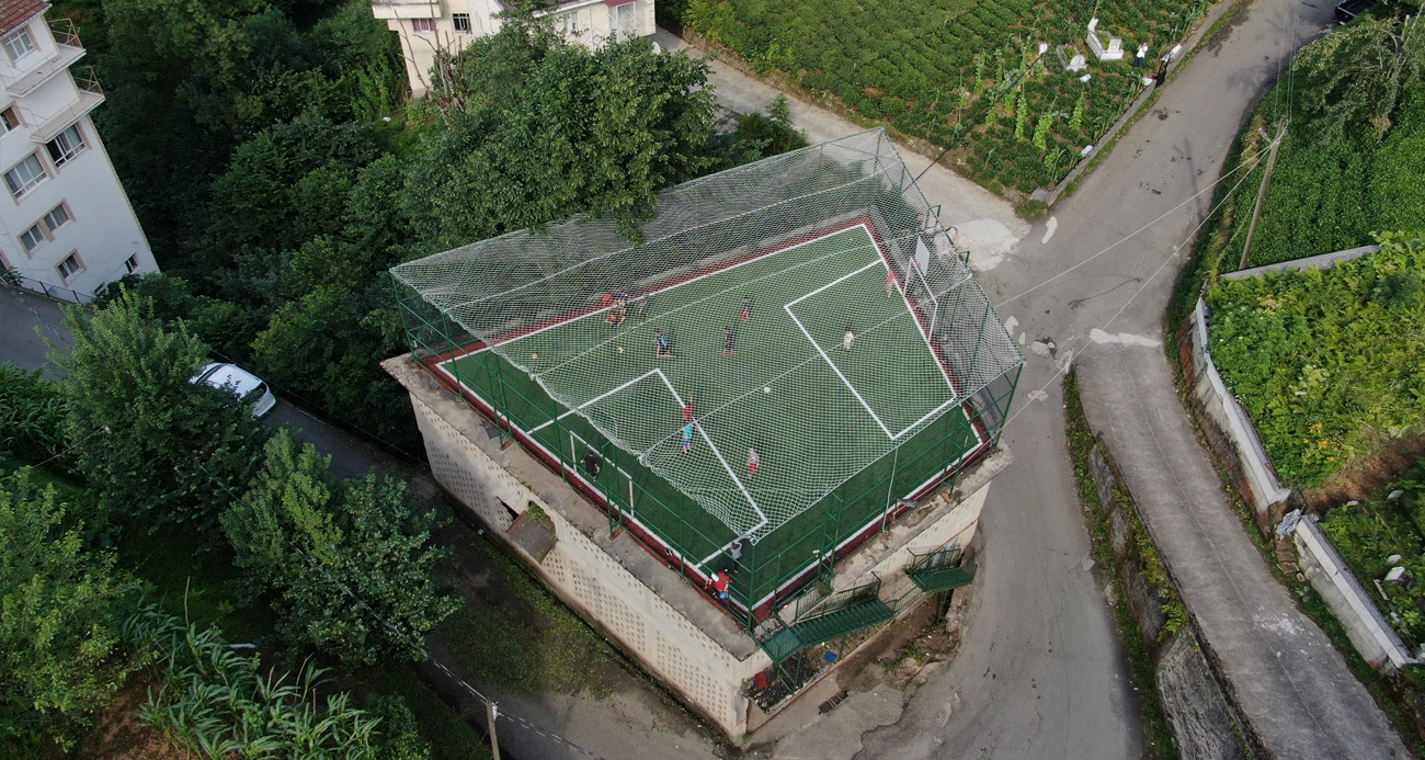 Trabzonlu, futbolu her yerde oynar