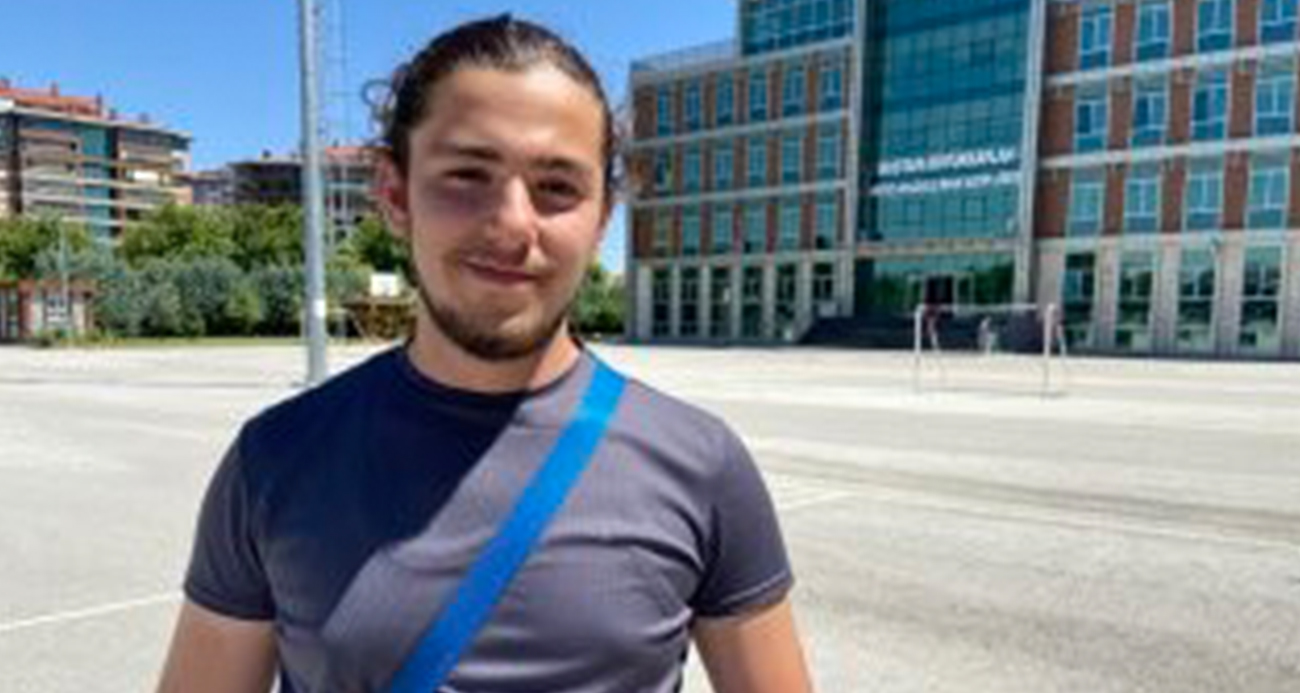 Annesinin 28 Şubat sürecinde atıldığı fakültede Türkiye birincisi oldu