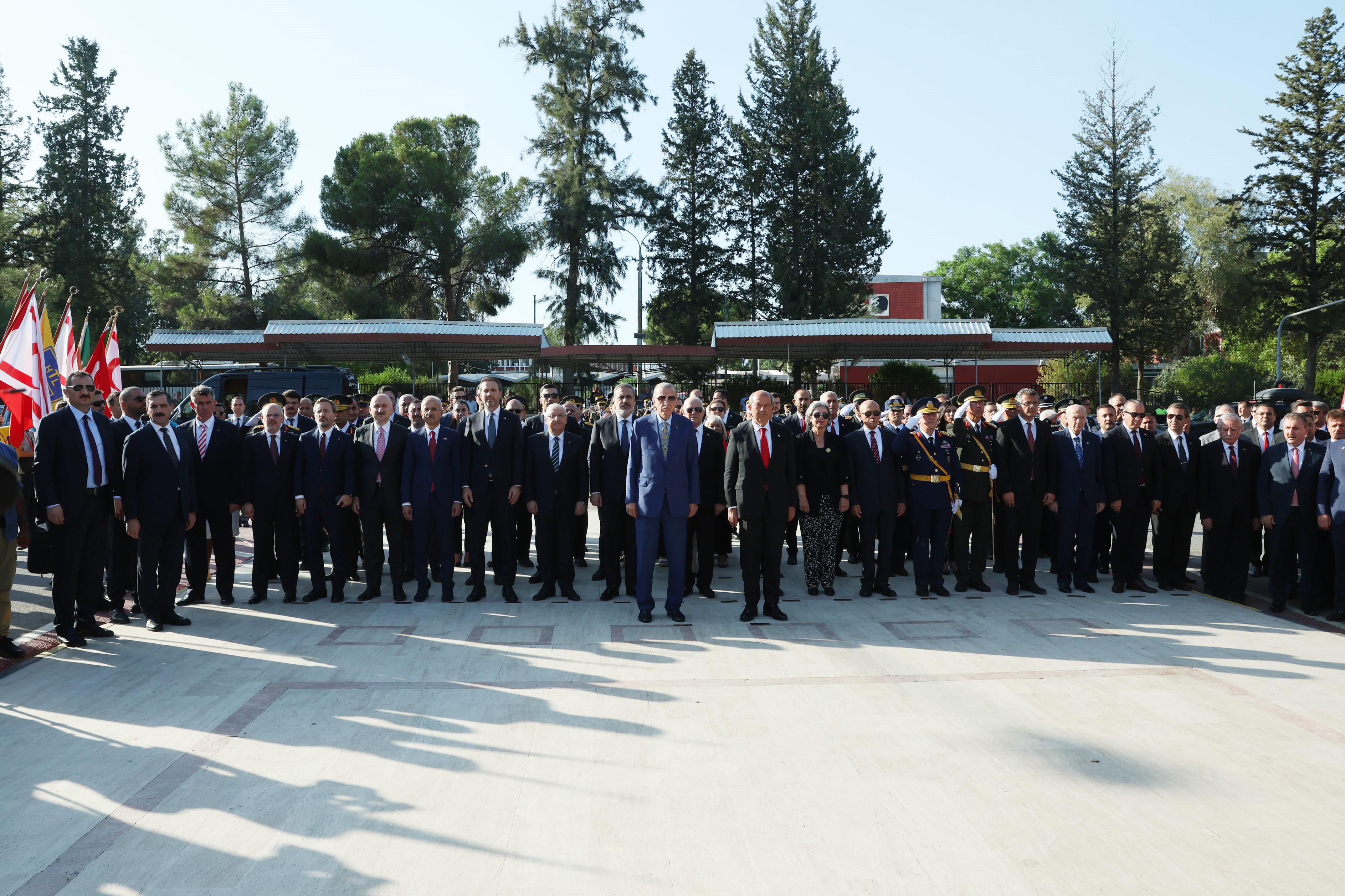 Cumhurbaşkanı Erdoğan, KKTC'de Atatürk Anıtı'na çelenk bıraktı