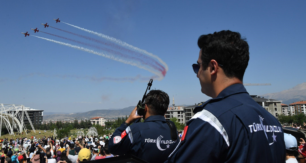 Türk Yıldızları Isparta semalarında