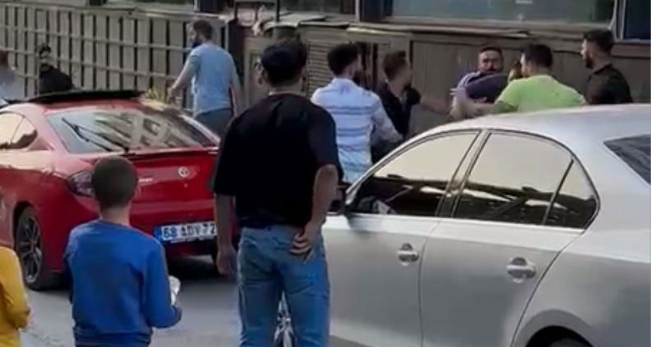 Aksaray’da taşlı yumruklu kavga kameraya yansıdı