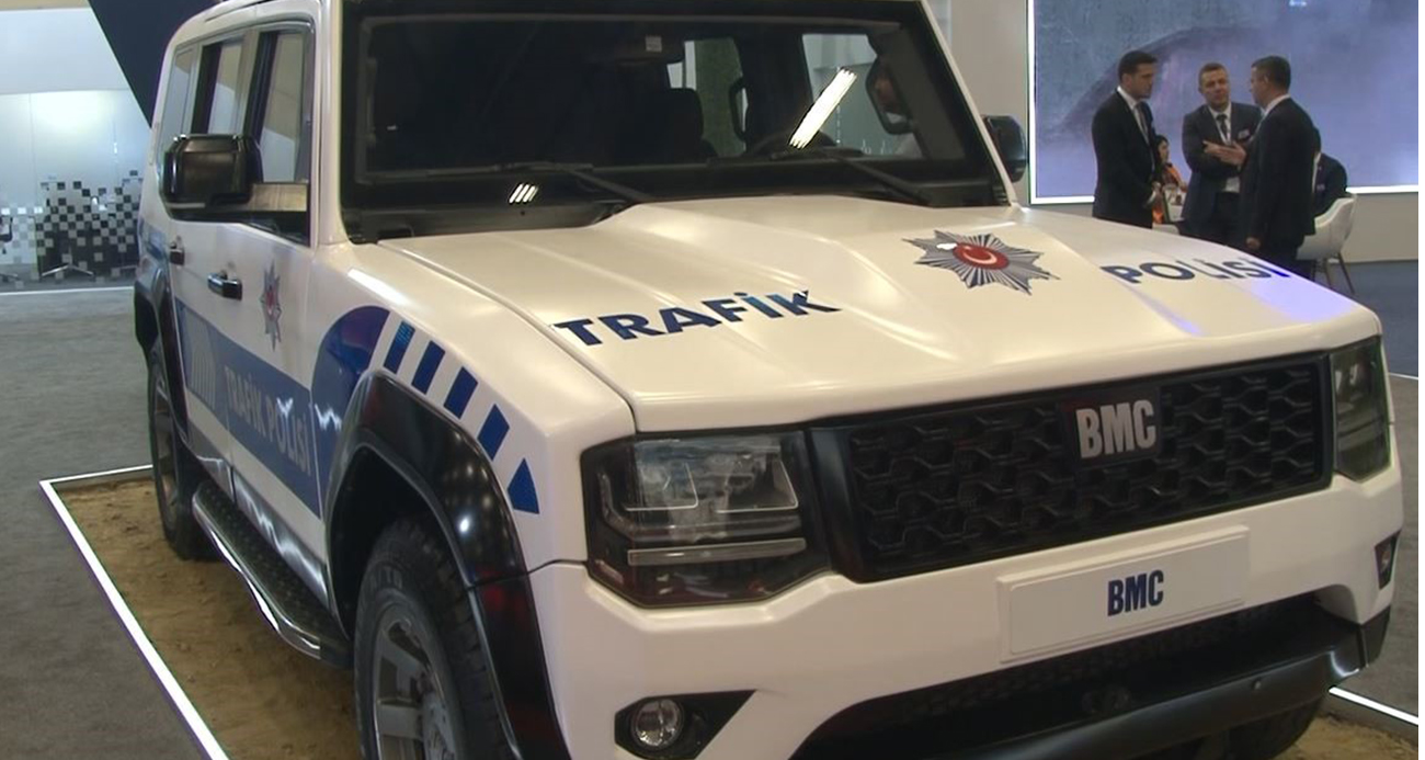 Yerli ve milli zırhlı polis aracı TULGA 4x4 SUV İDEF’te yoğun ilgi gördü
