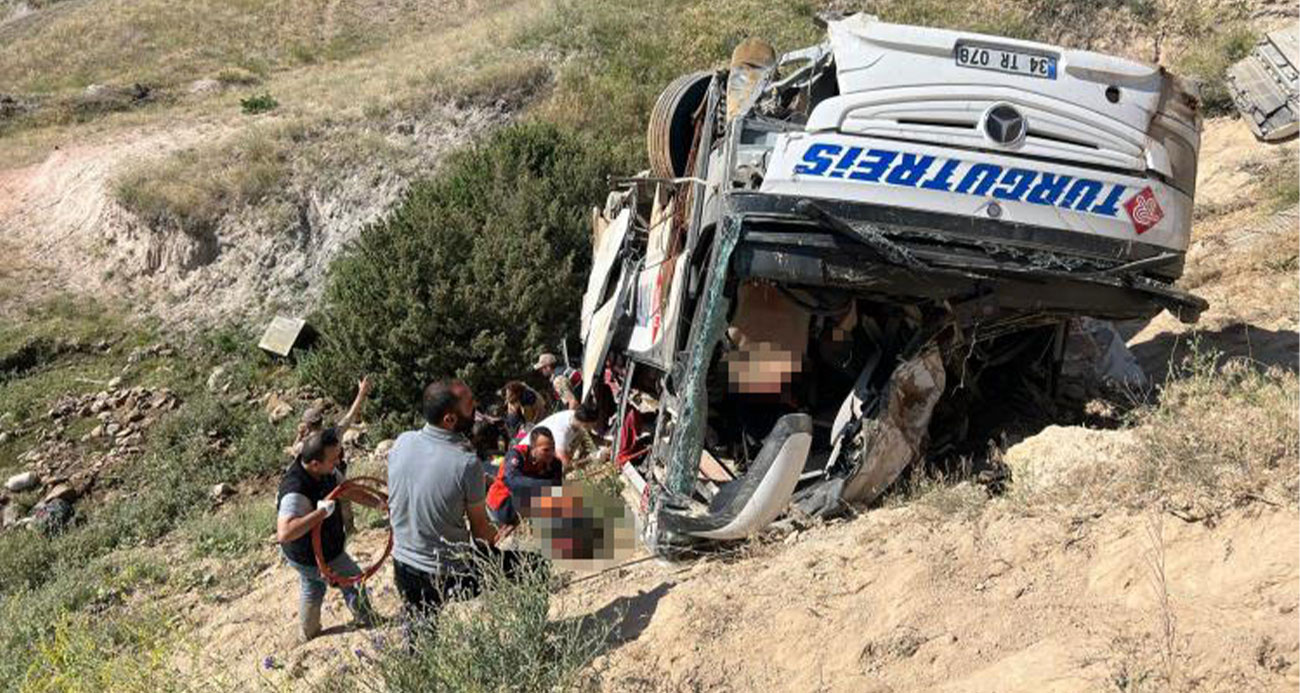 Kars'ta yolcu otobüsü şarampole uçtu: 7 ölü, 21 yaralı