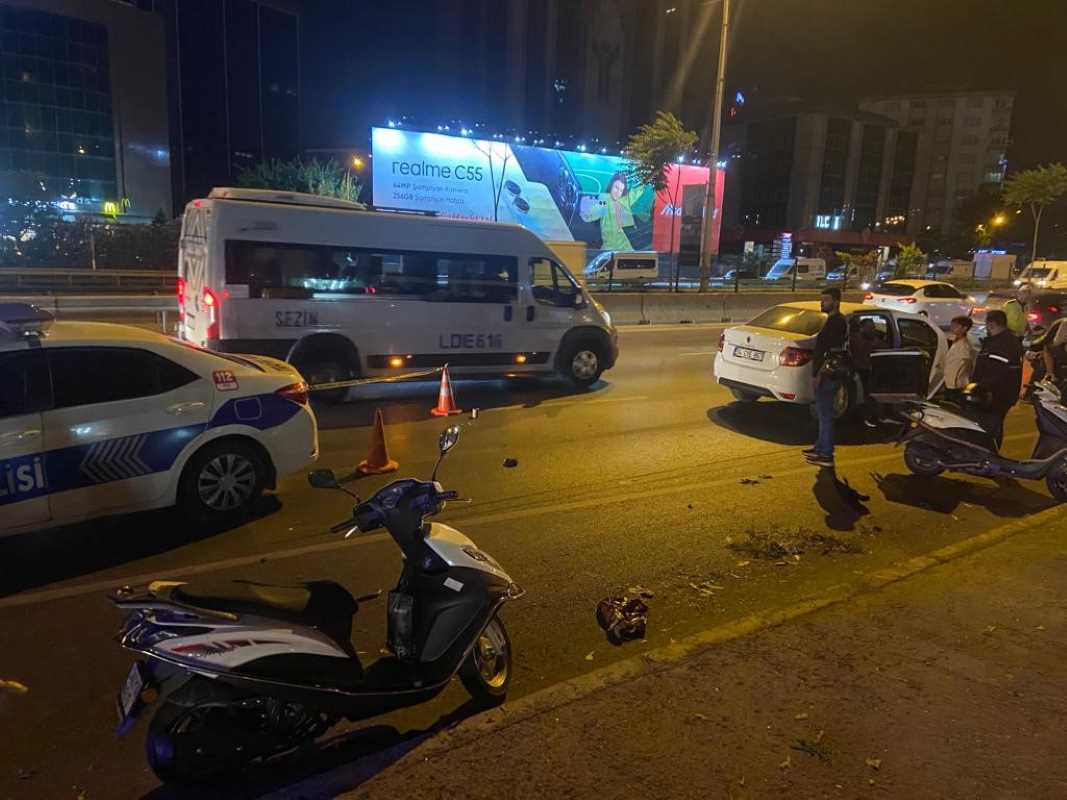 Kadıköy’de makas atarak ilerleyen araç motosiklete çarptı: 1 ölü