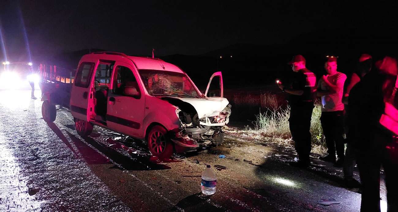 Burdur’da hatalı sollama kaza getirdi: 2 ölü, 6 yaralı