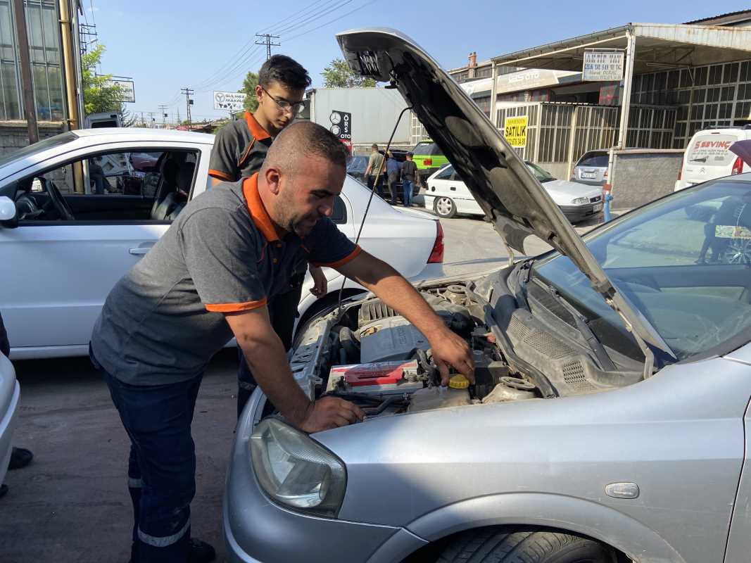 Kavurucu sıcaklarda uzmanlarda araç bakım uyarısı
