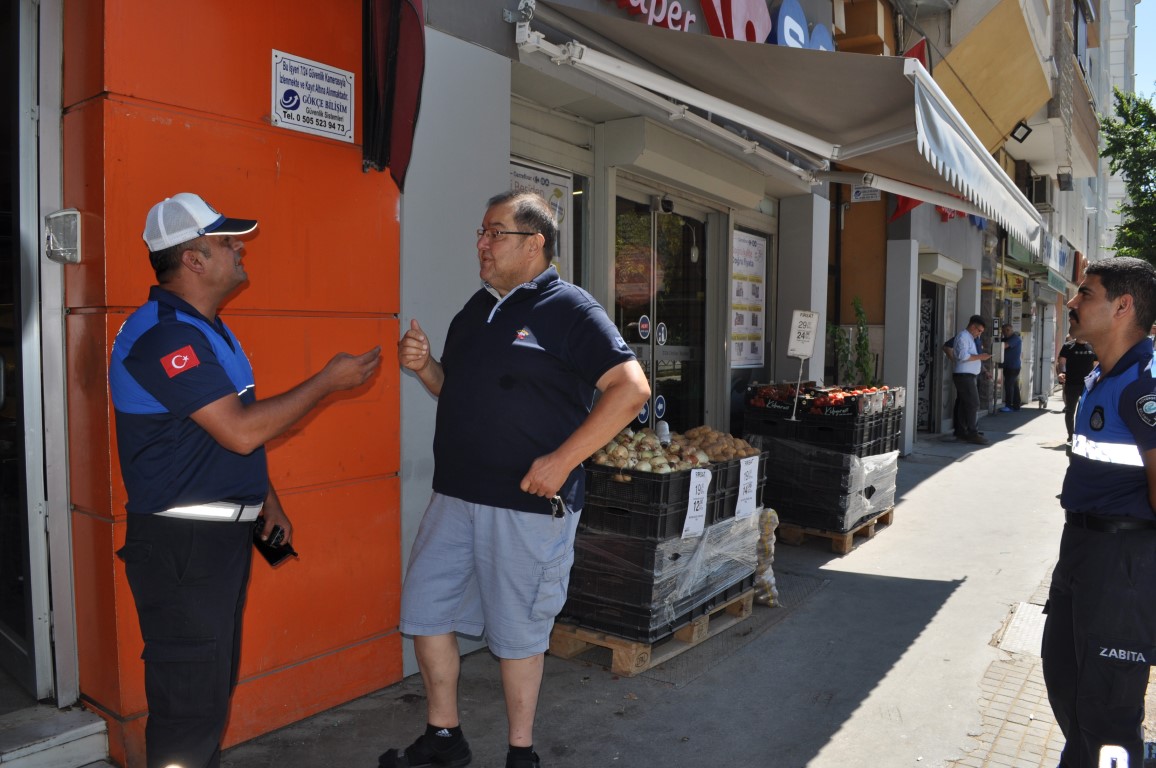 Ekmeği ucuza satan fırıncı ile Büyükşehir Belediyesi Zabıta ekipleri arasında ceza polemiği