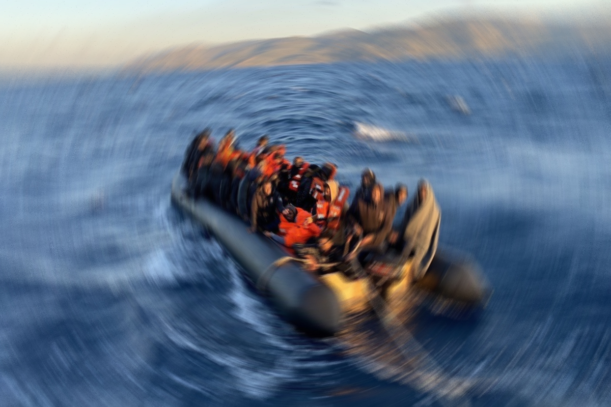 İtalya&#039;da sığınmacı teknesi battı! 41 kişi hayatını kaybetti