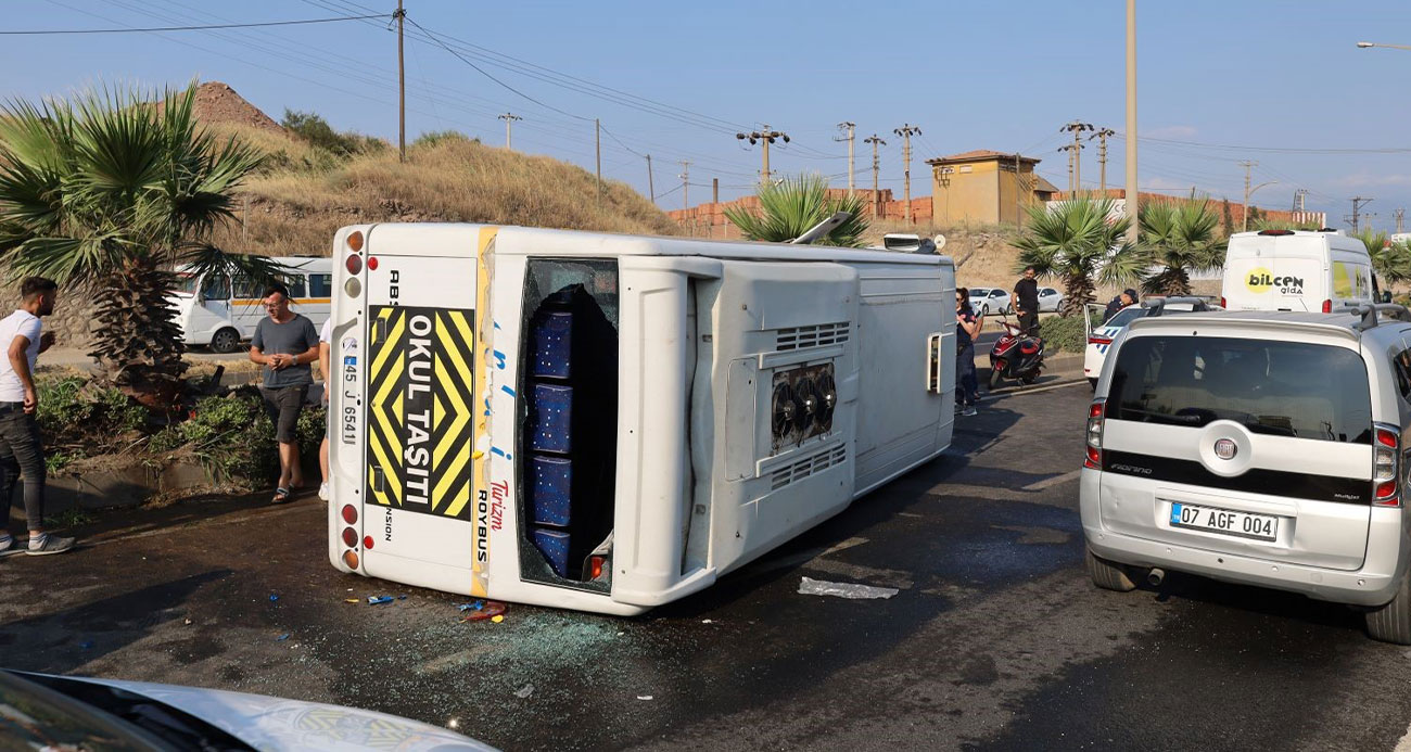 Turgutlu’da işçi servisi devrildi: 20 işçi yaralandı