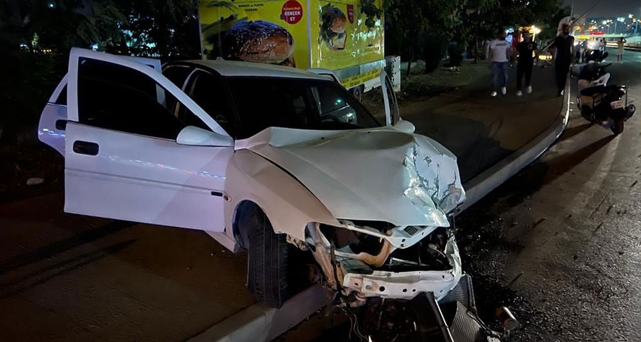 Motosiklete çarptıktan sonra kaldırıma çıktı: 2 yaralı