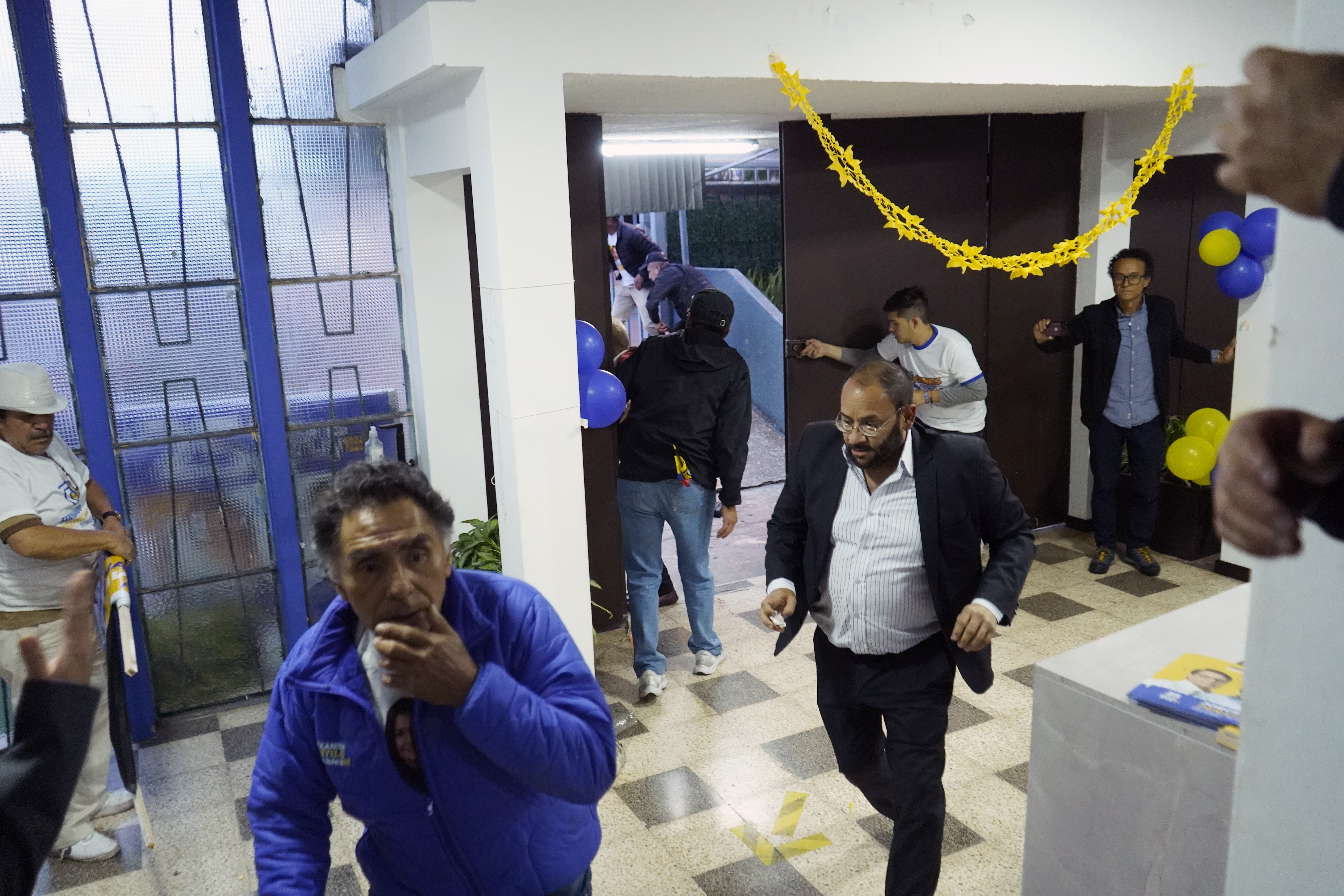 Ekvador'da suikaste uğrayan devlet başkanı adayı hayatını kaybetti