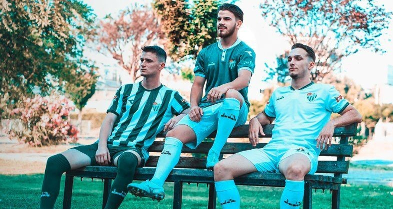 Bursaspor’un yeni sezon formaları tanıtıldı
