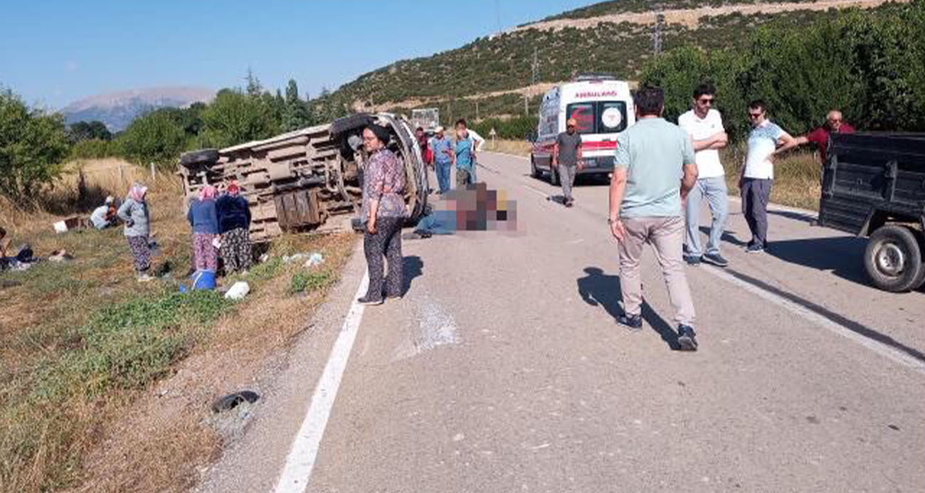 Isparta’da minibüs ile pat pat çarpıştı: 1 ölü, 12 yaralı