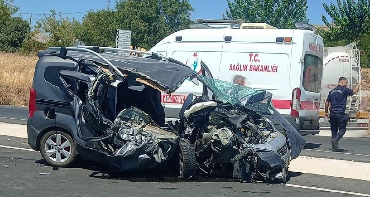 Adıyaman’da iki araç çarpıştı: 3 yaralı