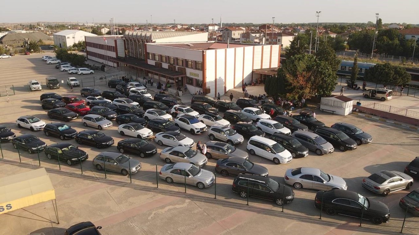 Gurbetçiler dönüş yolunda arabalı treni tercih ediyor