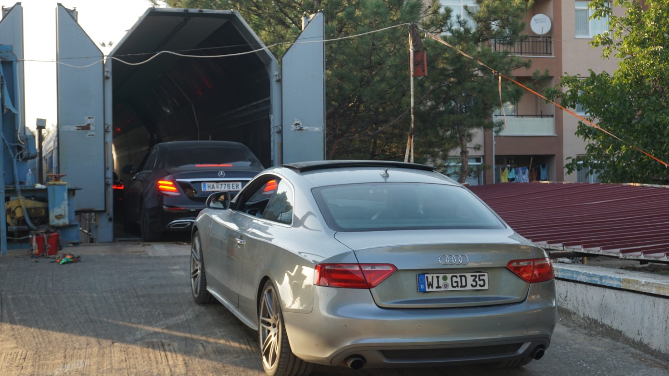 Gurbetçiler dönüş yolunda arabalı treni tercih ediyor