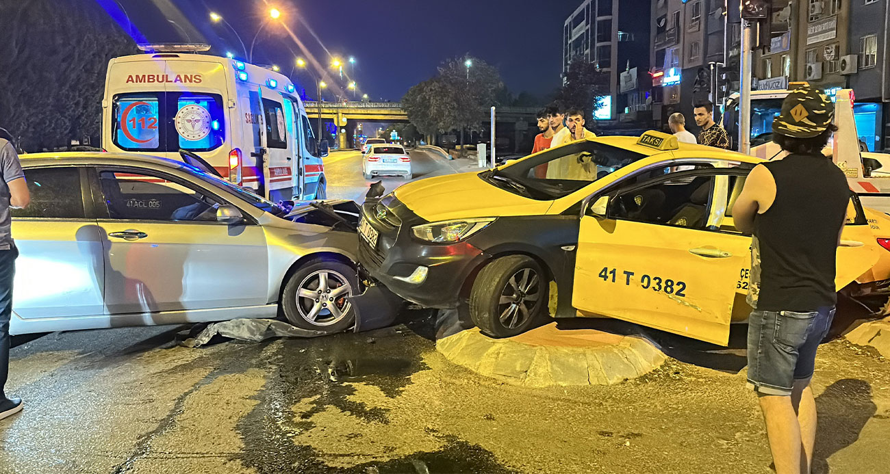 Ticari taksi ile otomobil çarpıştı: 3 yaralı