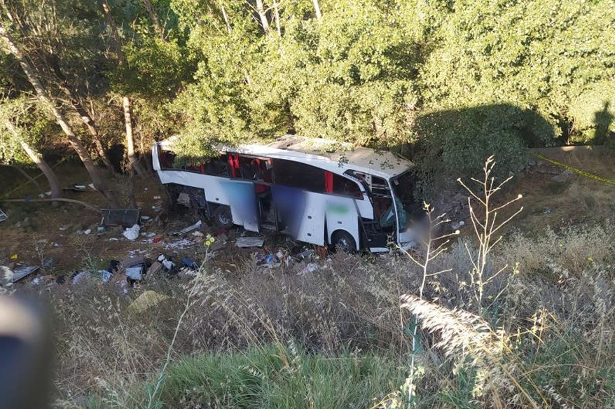 Yozgat’ta yolcu otobüsü şarampole uçtu: 12 ölü