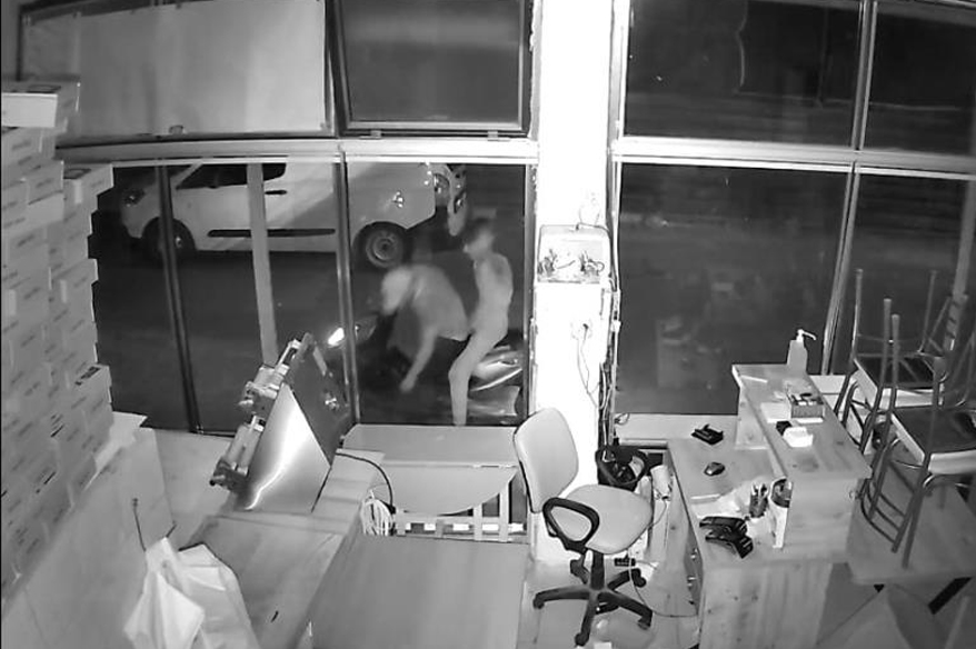 İzmir’de bir gecede 3 iş yerini soydular, serbest kaldılar İhlas
