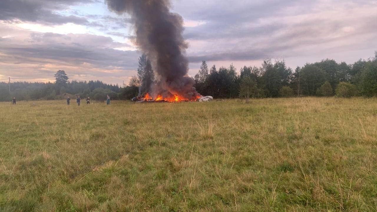Wagner lideri Prigojin’in de yolcu listesinde olduğu özel jet Rusya’da düştü: 10 ölü