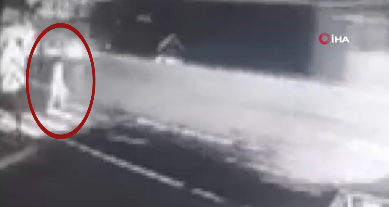 Kırmızı ışıkta geçen otobüsün çarptığı yaya hayatını kaybetti