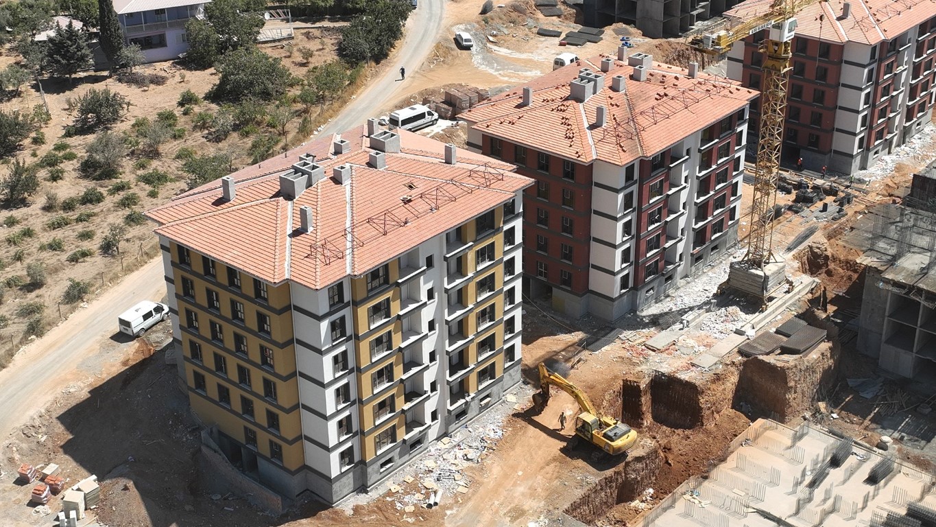 Kahramanmaraş’ta depremzedelerin konutları yükseliyor