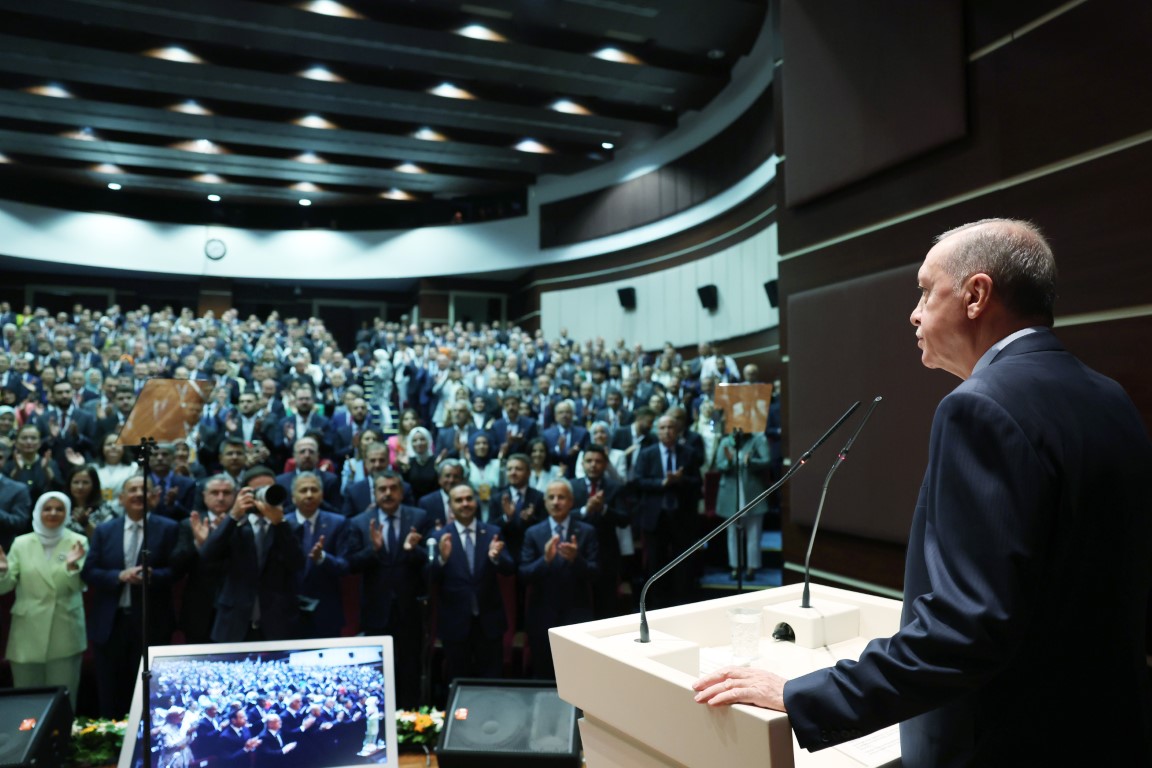 Cumhurbaşkanı Erdoğan: 'Muhalefet cenahında hemen her gün yeni bir skandal patlak veriyor'