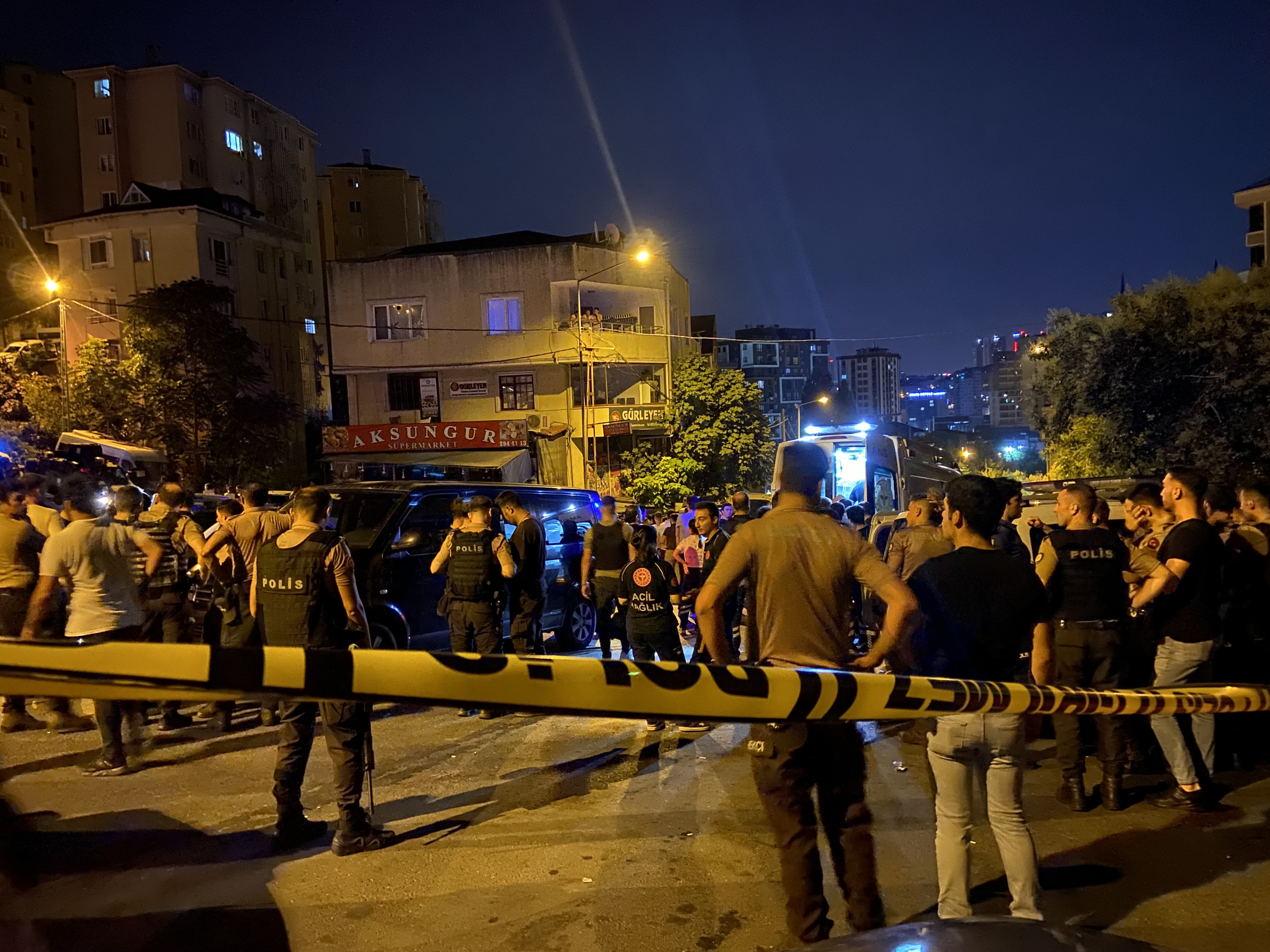 Kağıthane’de hareketli dakikalar: 1 polisin şehit olduğu çatışma kameralara yansıdı