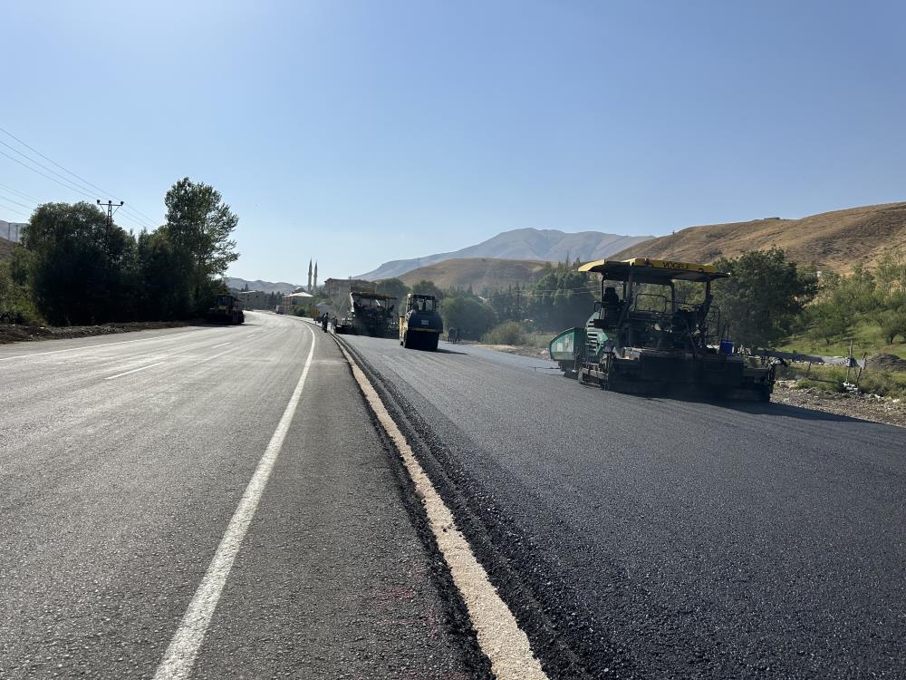 Türkiye-İran arasındaki yol çalışması devam ediyor