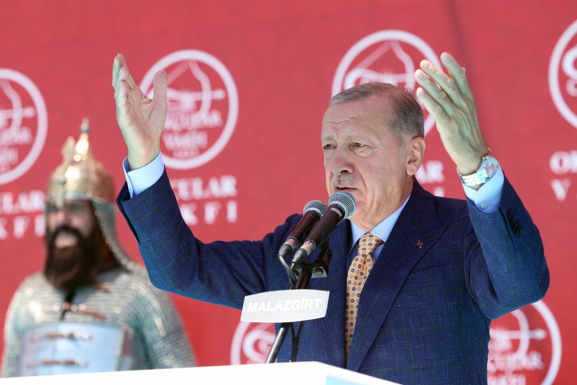 Cumhurbaşkanı Erdoğan: “Biz hep içeriden aldığımız darbelerle sarsıldık”