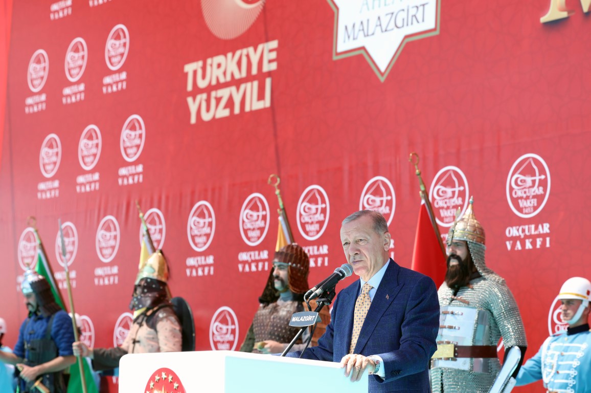 Cumhurbaşkanı Erdoğan: “Biz hep içeriden aldığımız darbelerle sarsıldık”