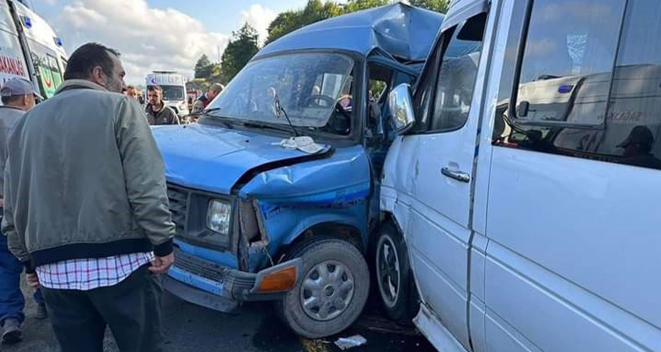 Ordu’da 2 minibüs çarpıştı: 15 yaralı