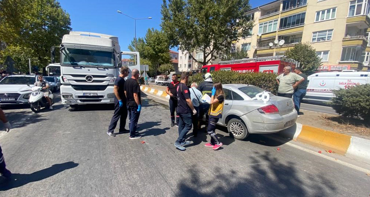 Lüleburgaz’da tır ile otomobil çarpıştı: 4 yaralı