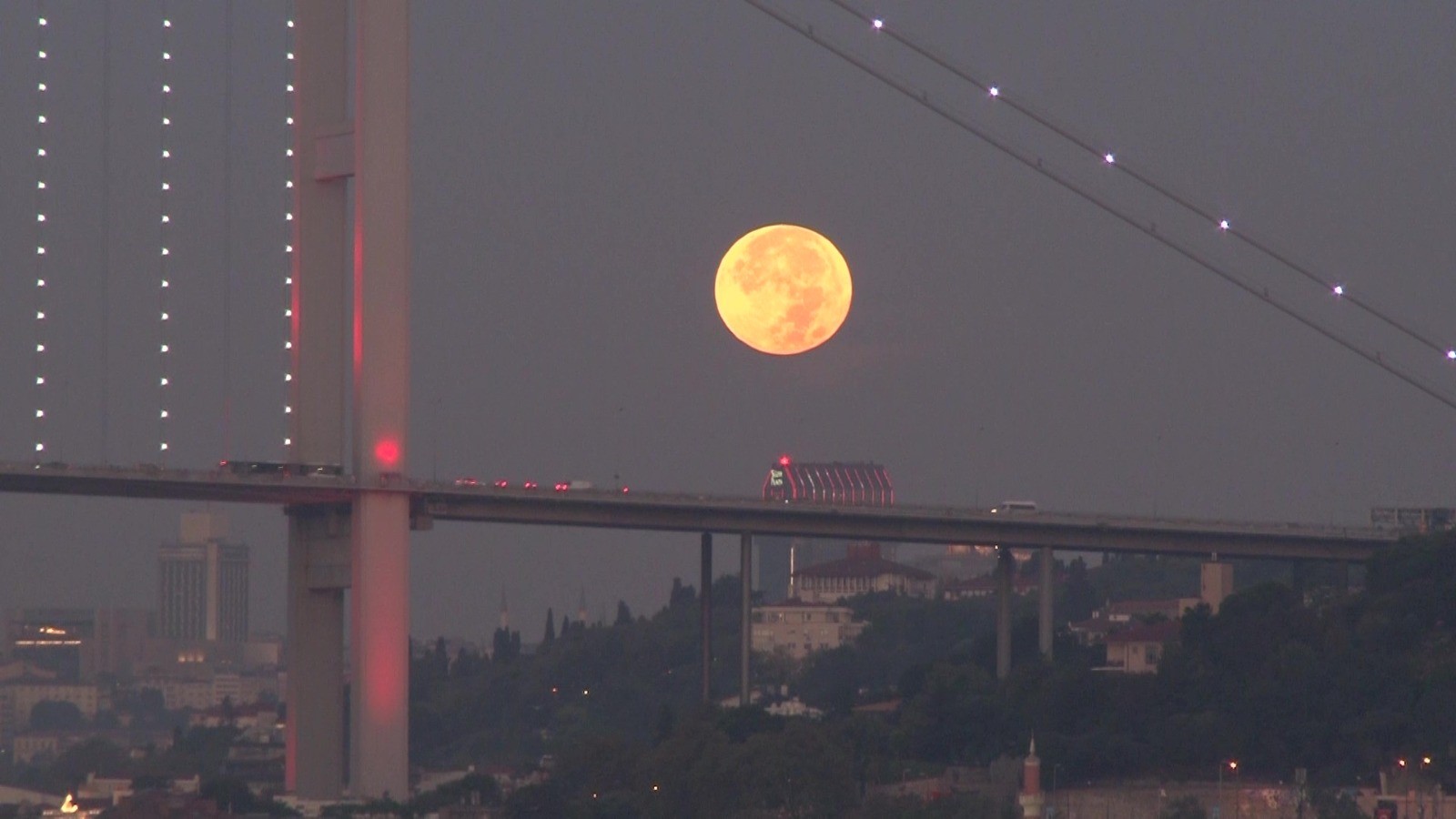 İstanbul’da 'Süper Ay' manzaraları