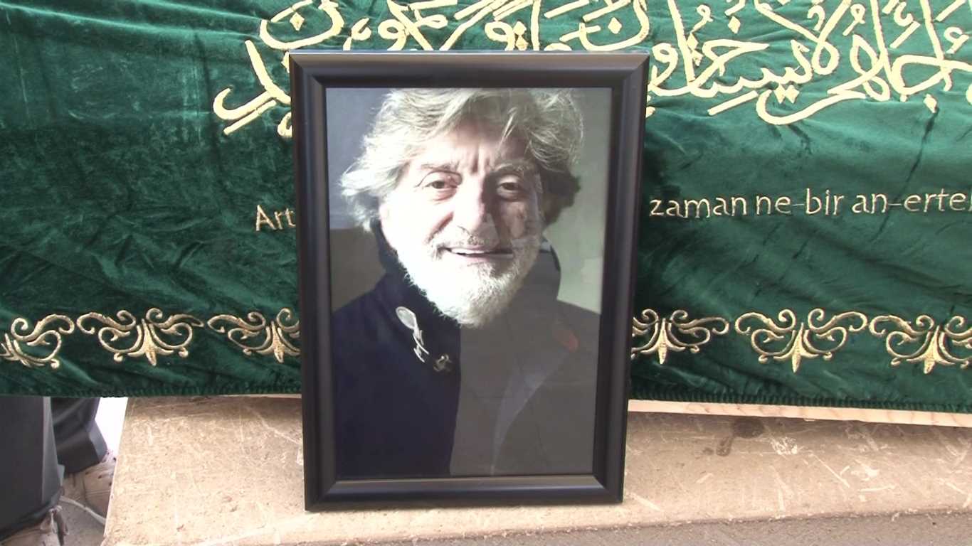 Oyuncu Ünal Silver son yolculuğuna uğurlandı