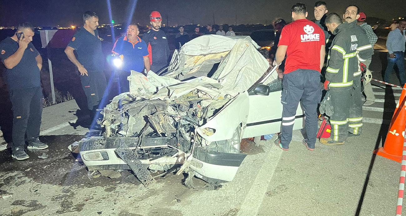 Aksaray’da otomobil kamyonetle çarpıştı: 1 ölü, 2 ağır yaralı