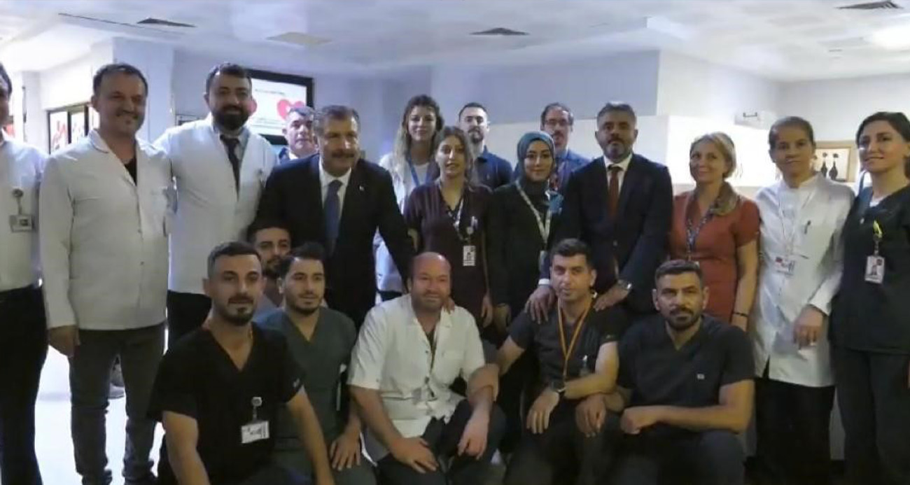 Bakan Koca, Mardin’de sağlıkçılar ve hastalarla ile bir araya geldi